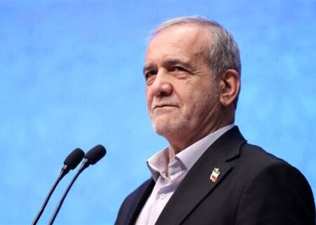 رئیس‌جمهور: آن‌چه را می‌نویسیم، عمل می‌کنیم/ قرارگرفتن مردم مقابل حاکمیت تلاش بیهوده دشمنان بود