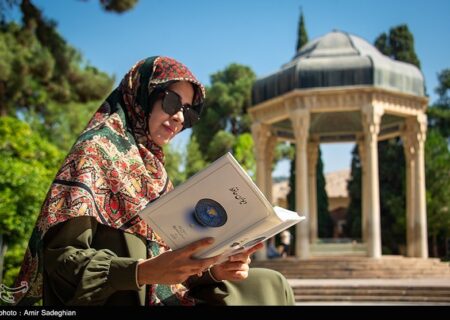 چرا با حافظ فال می‌گیریم؟/ کتابی که در جوار آرامگاه خواجه متولد شد