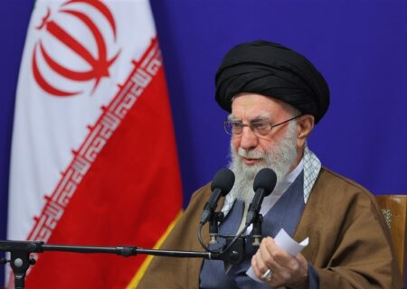 امام خامنه‌ای: حوزه علمیه مشهد مدیون آیت‌الله میلانی است