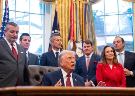 ترامپ قانون لغو دائمی تحریم سوریه را امضا کرد