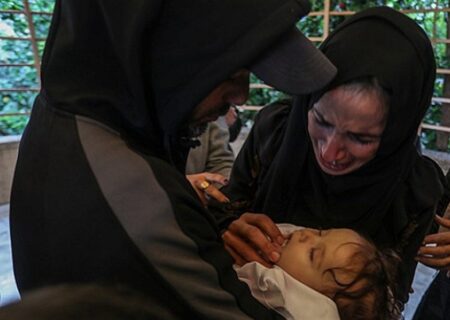 حماس: کودکان غزه مقابل چشم جهان از سرما می‌میرند