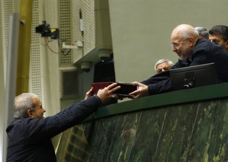 پزشکیان لایحه بودجه 1405 را تقدیم مجلس کرد