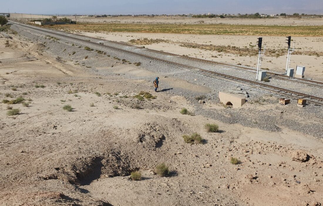 جابجایی ریل راه‌آهن از جوار «تپه حصار دامغان»