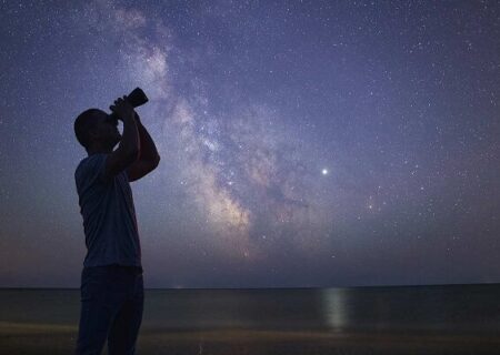 میراث: گردشگران ورامینی امشب بارش شهابی جوزایی را رصد می‌کنند