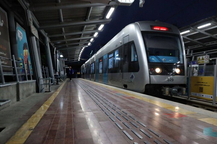 نیکزاد: مجوز واردات ۳۰ واگن قطار شهری شیراز صادر شد