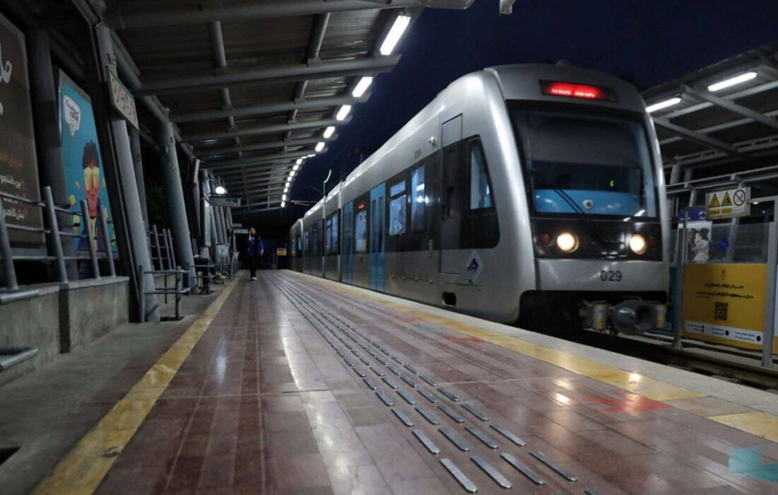 نیکزاد: مجوز واردات ۳۰ واگن قطار شهری شیراز صادر شد