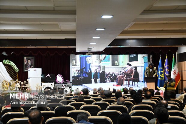 آیین اهدای ۲۲۰ سری جهیزیه در بیرجند