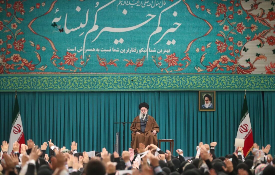 الگوی زن تراز در نگاه رهبر انقلاب؛ انسان عرشی و کنشگر اجتماعی