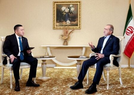 پزشکیان: گسترش روابط ایران و قزاقستان به نفع منطقه است