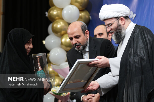 مراسم گرامیداشت سالروز ولادت حضرت فاطمه زهرا(س)