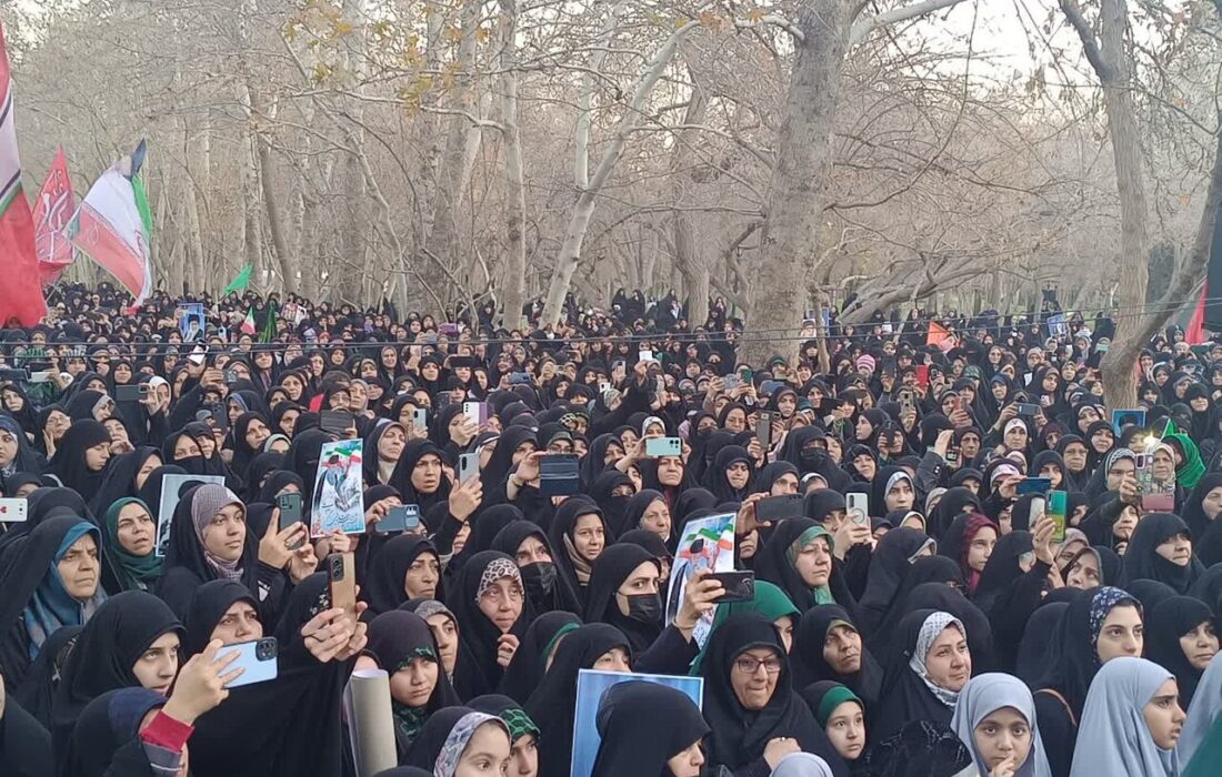 اجتماع ۲ هزار نفری بانوان مشهدی در بوستان ملت برگزار شد