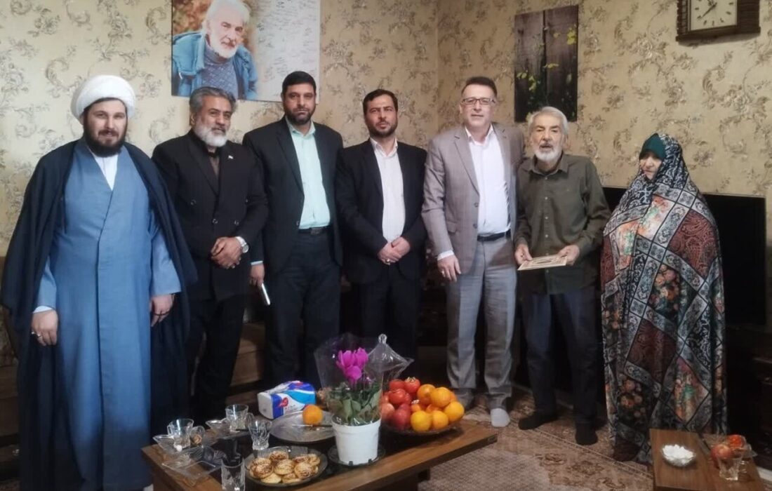 دیدار جانشین سازمان بسیج هنرمندان کشور با هنرمند پیشکسوت عکاسی قزوین