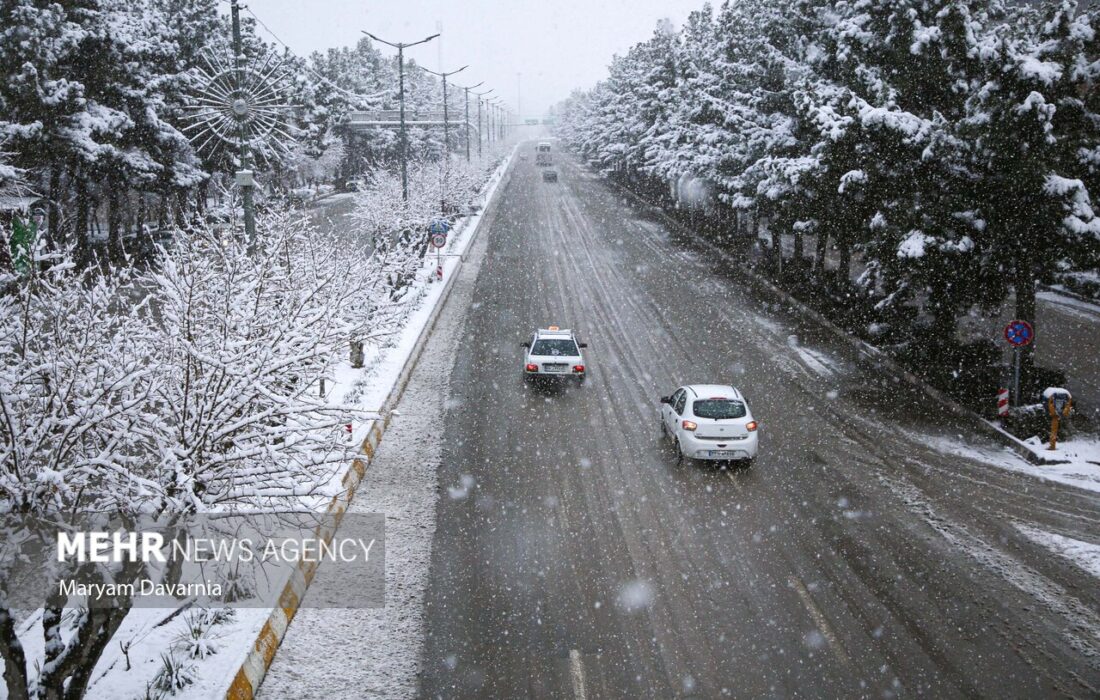بارش برف چهره زمستانی به تبریز بخشید