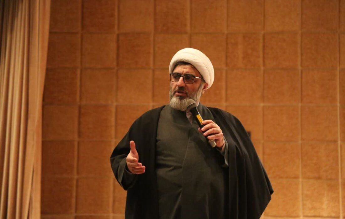 عزت‌زمانی: اعتکاف جلوه معنویت بانوی انقلاب اسلامی است