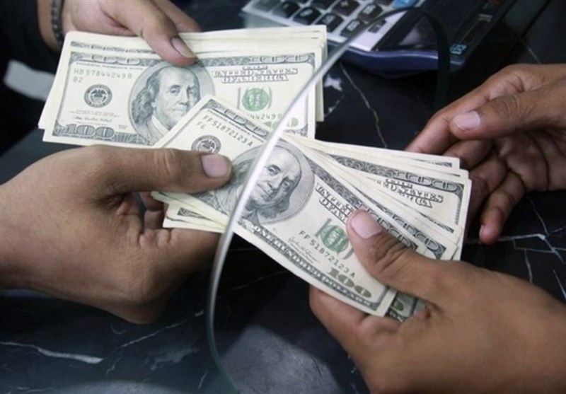 سیگنال فوری همتی به بازار؛ دلار رسمی بالا آمد، دلار آزاد عقب نشست