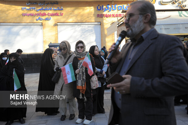 تجمع مردم همدان در اعتراض به وضعیت معیشتی و محکومیت اغتشاشات