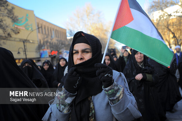 تجمع مردم همدان در اعتراض به وضعیت معیشتی و محکومیت اغتشاشات