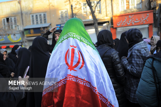 تجمع مردم همدان در اعتراض به وضعیت معیشتی و محکومیت اغتشاشات