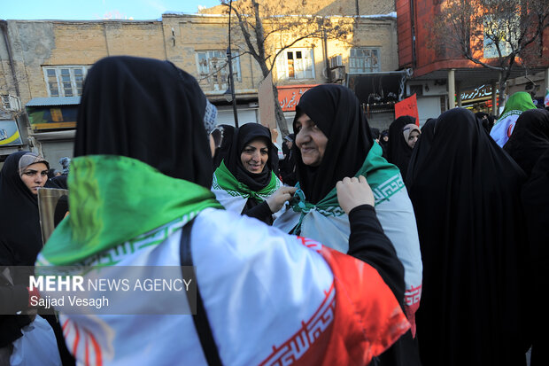 تجمع مردم همدان در اعتراض به وضعیت معیشتی و محکومیت اغتشاشات