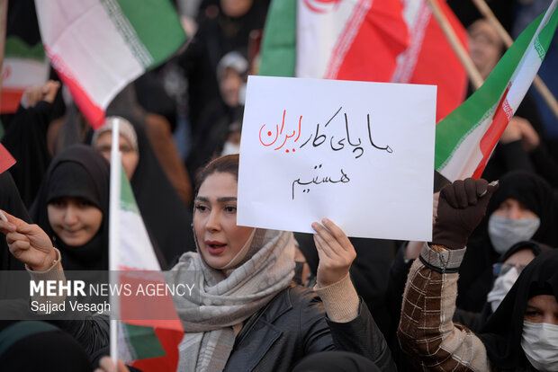 تجمع مردم همدان در اعتراض به وضعیت معیشتی و محکومیت اغتشاشات