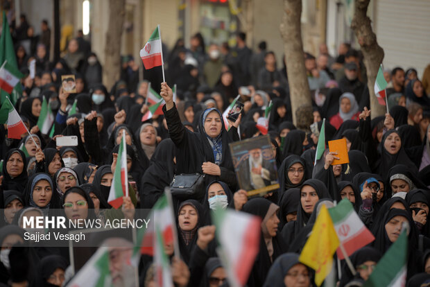 تجمع مردم همدان در اعتراض به وضعیت معیشتی و محکومیت اغتشاشات