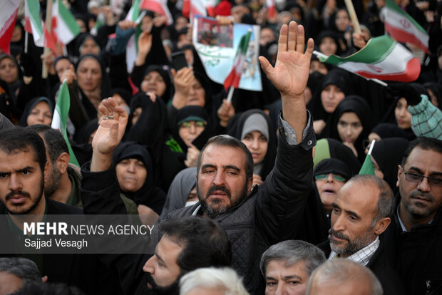 تجمع مردم همدان در اعتراض به وضعیت معیشتی و محکومیت اغتشاشات