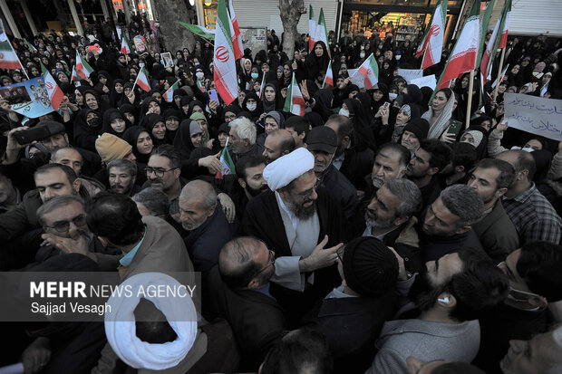 تجمع مردم همدان در اعتراض به وضعیت معیشتی و محکومیت اغتشاشات