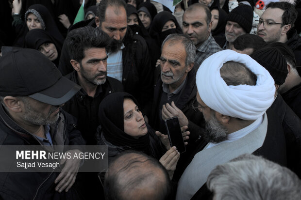 تجمع مردم همدان در اعتراض به وضعیت معیشتی و محکومیت اغتشاشات