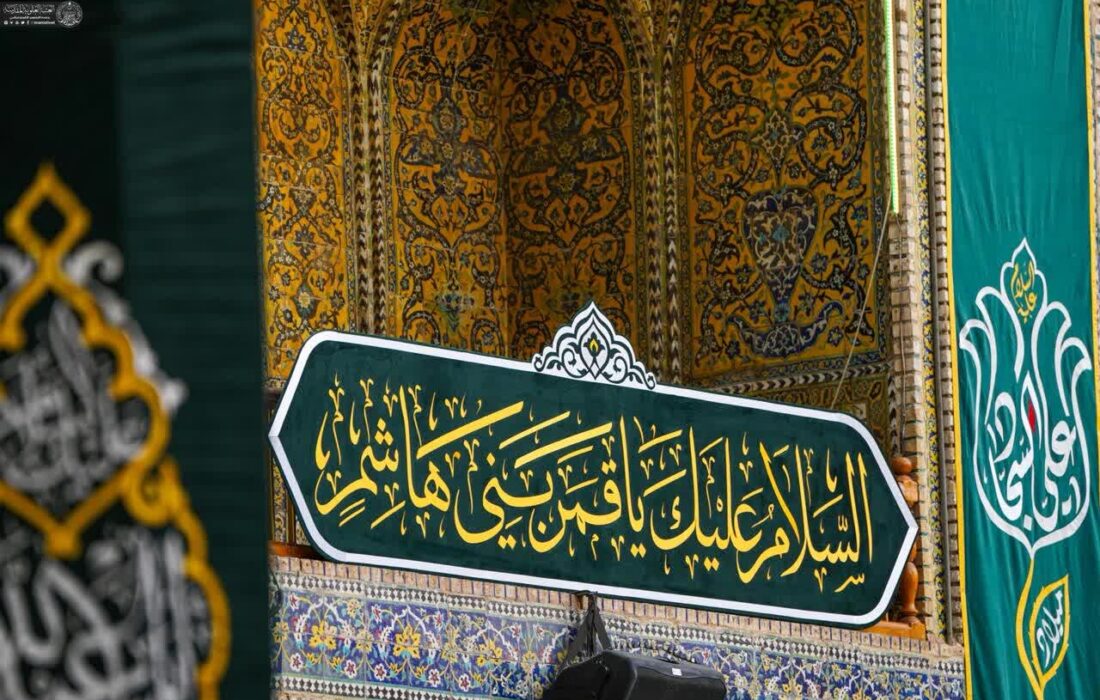 تصاویر نصب پارچه نوشته های متناسب با اعیاد شعبانیه در حرم امام علی(ع)